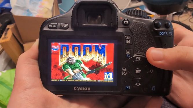 بازی محبوب Doom به دوربین‌ عکاسی Canon آمد