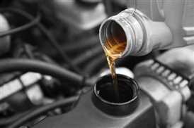 بررسی روغن موتور خودرو و نشانه‌های روغن موتور نامناسب