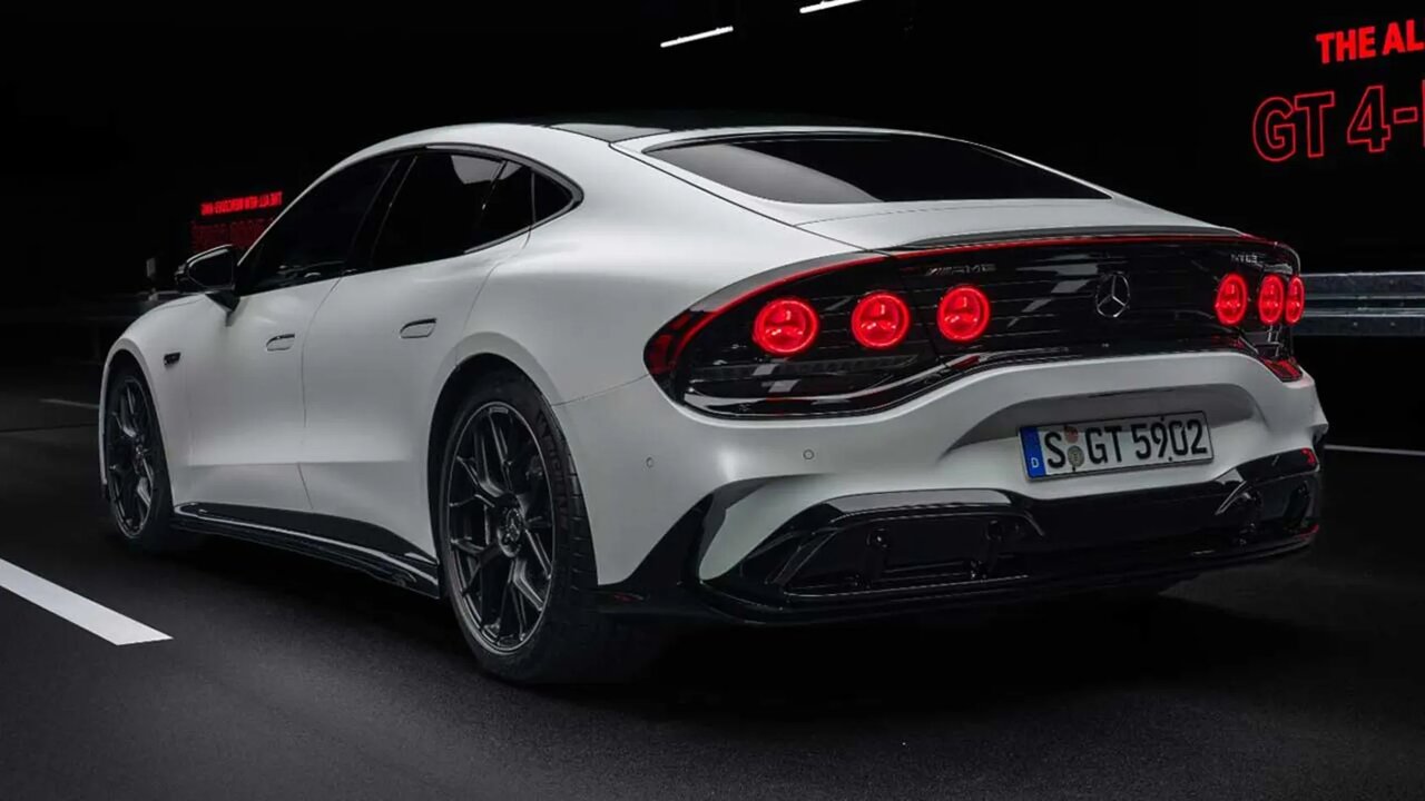 مرسدس بنز AMG GT