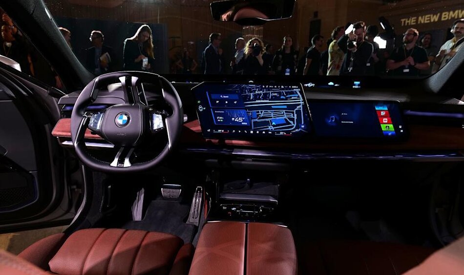 BMW i7