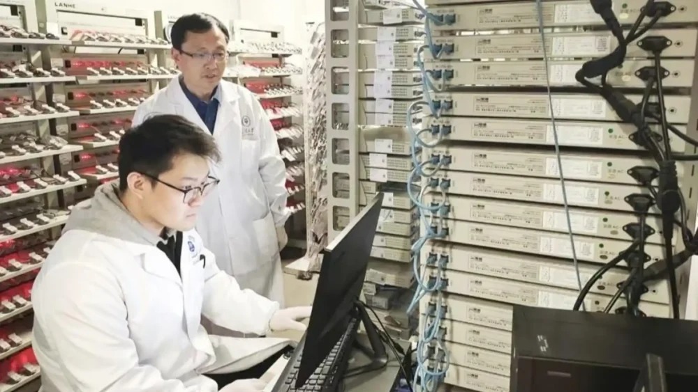 ساخت باتری پلاستیکی برای خودروهای برقی