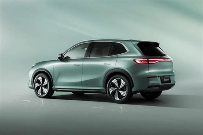 شرکت جیلی، خودروساز پیشرو چینی، در یک ویدئوی جدید از فناوری نوینی رونمایی کرده که سیستم موتور الکتریکی را مستقیماً در داخل چرخ‌ها جایگذاری می‌کند