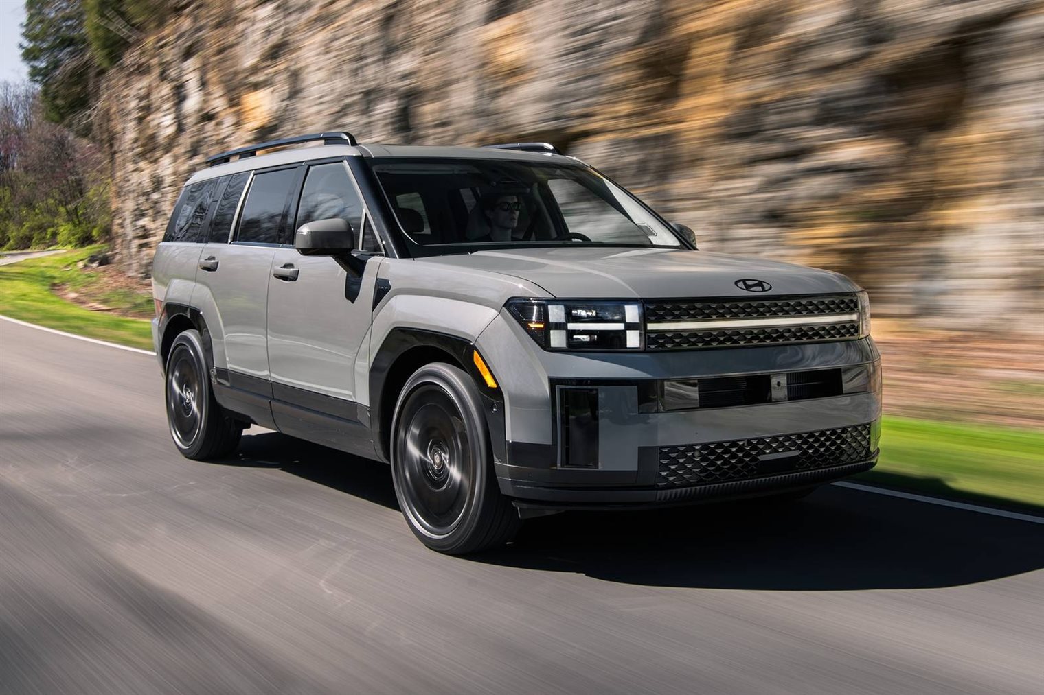 نسل پنجم هیوندای سانتافه با طراحی متفاوت و جسورانه‌اش واکنش‌های زیادی را برانگیخت