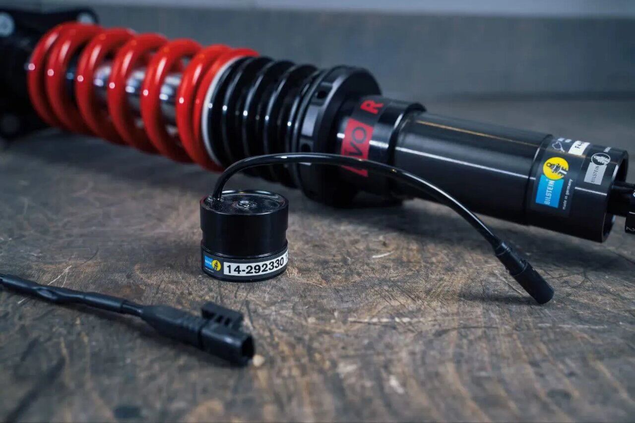 سیستم تعلیق تطبیقی