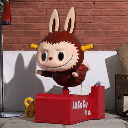 نمایی از شخصیت لابوبو از مجموعه The Monsters متعلق به Pop Mart