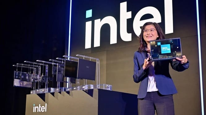 کامپیوتر مجهز به هوش مصنوعی