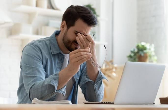 سردرد بعد از کار با کامپیوتر