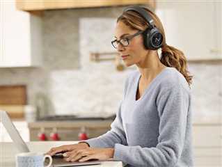 هدفون هوشمند Neurable One با حسگرهای EEG برای پایش فعالیت مغز