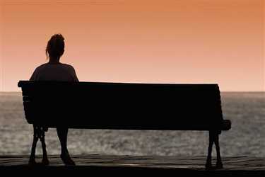 مغز با دلشکستگی مانند آسیب جسمی برخورد می‌کند