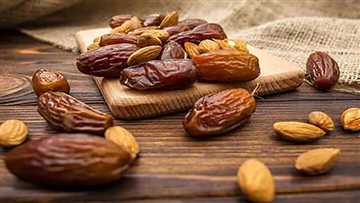 زعفران، خرما و بادام به تقویت سیستم ایمنی بدن کمک می‌کند