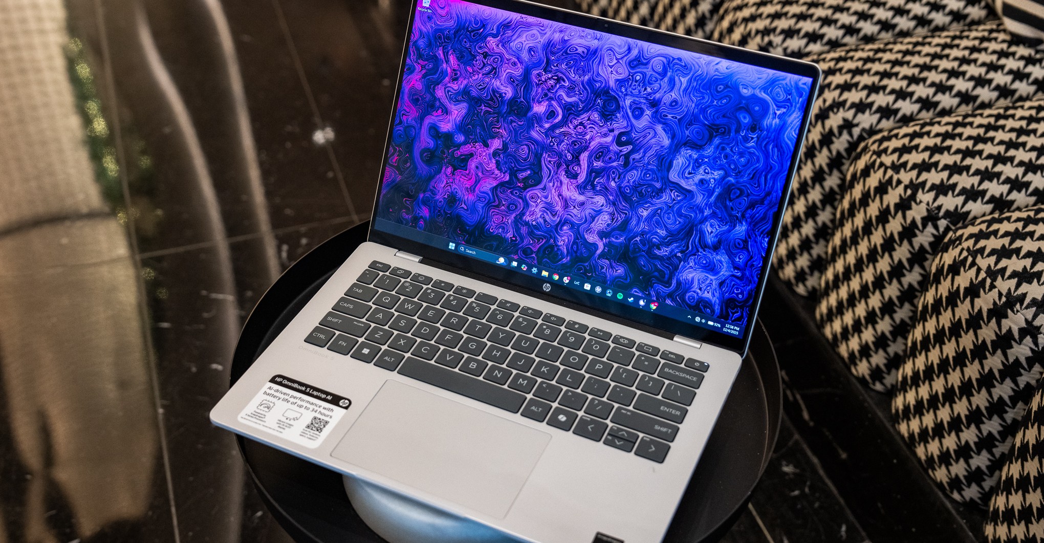 لپ‌تاپ HP OmniBook 5 14 با نمایشگر OLED