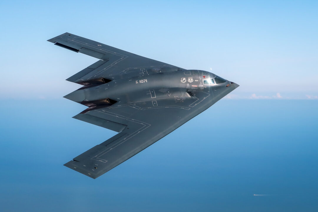 بمب‌افکن B-2