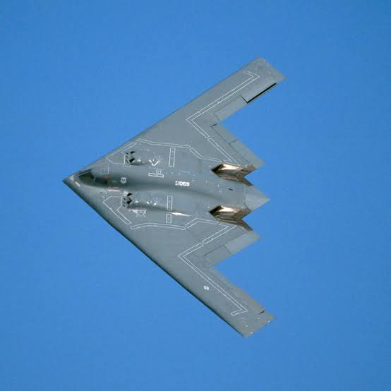 بمب‌افکن رادارگریز B-21 Raider آمریکا و ادعای چین درباره کشف ضعف آن
