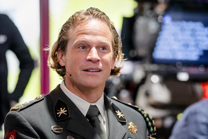 خیس توینمن وزیر دفاع هلند