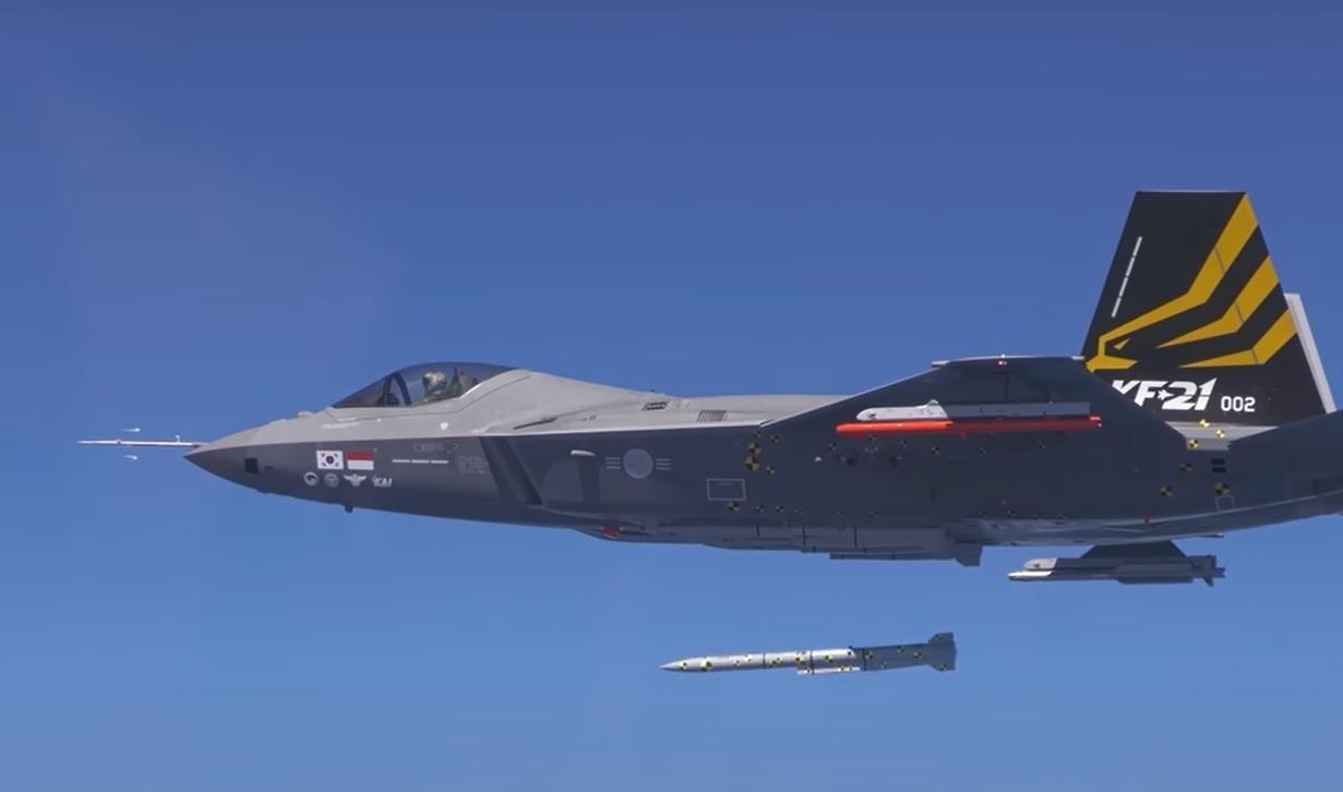 جنگنده KF-21 بورامه کره جنوبی مجهز به موشک هوا به هوا