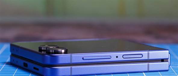 گوشی Galaxy Z Flip8