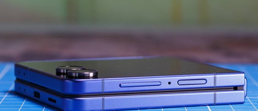 گوشی Galaxy Z Flip8