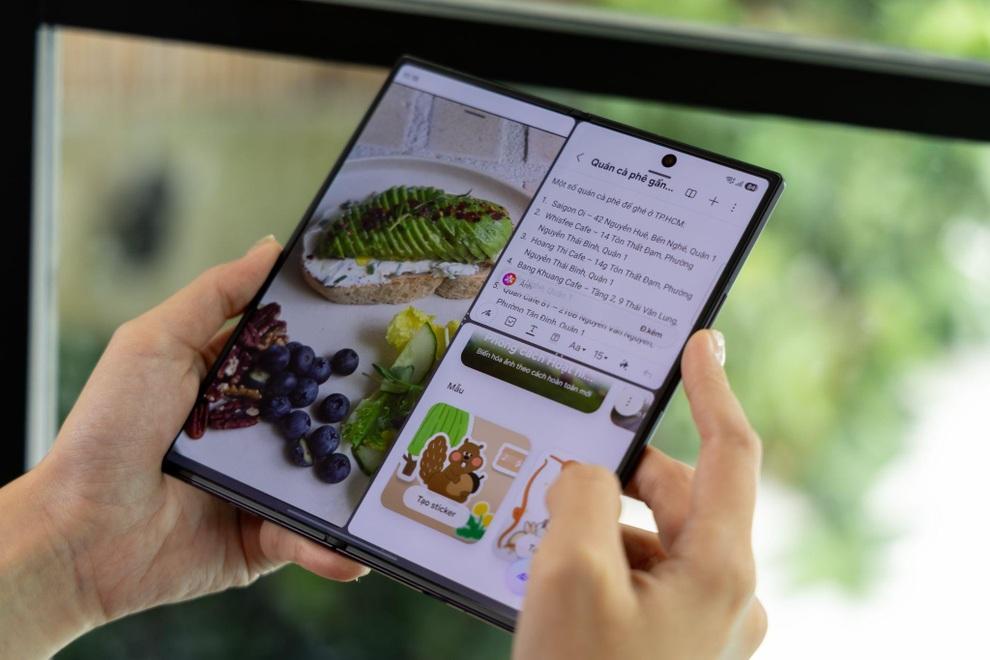 نمایشگر داخلی 8 اینچی گلکسی Z Fold8 Ultra برای چندوظیفگی