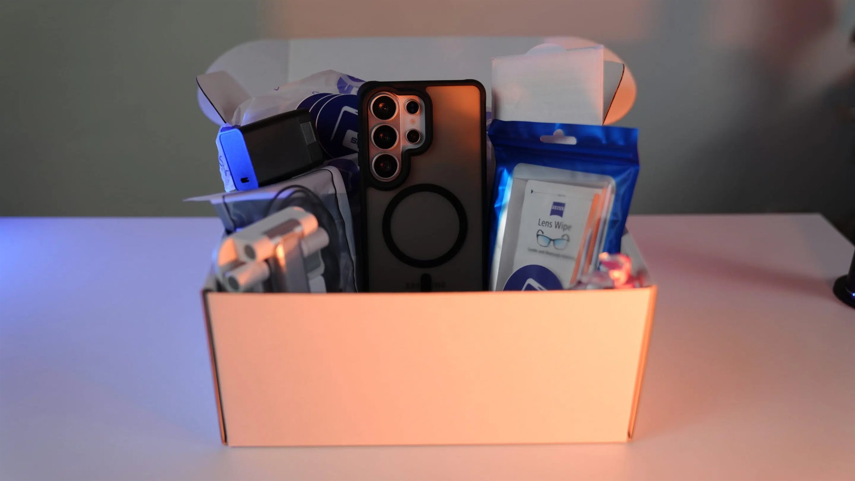 داخل جعبه گلکسی S26 چه چیزهایی قرار دارد