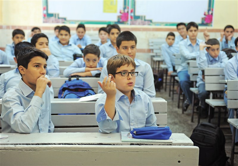 قوانین استفاده از تلفن همراه دانش‌آموزان در کلاس درس و مدارس ایران