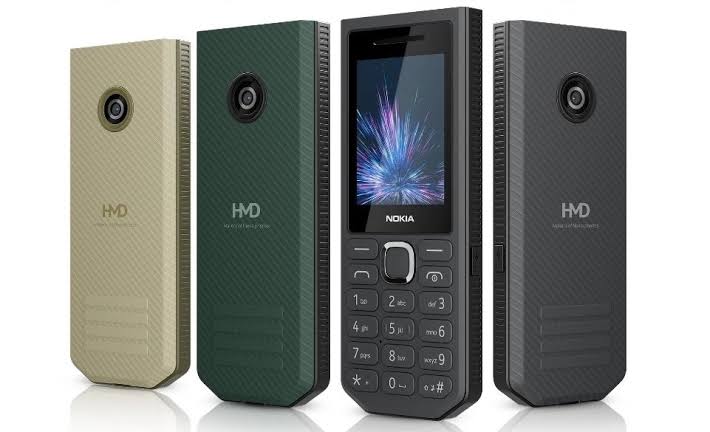 گوشی دکمه‌ای Nokia 300 Charge با باتری ۳۷۰۰ میلی‌آمپرساعتی و قابلیت پاوربانک