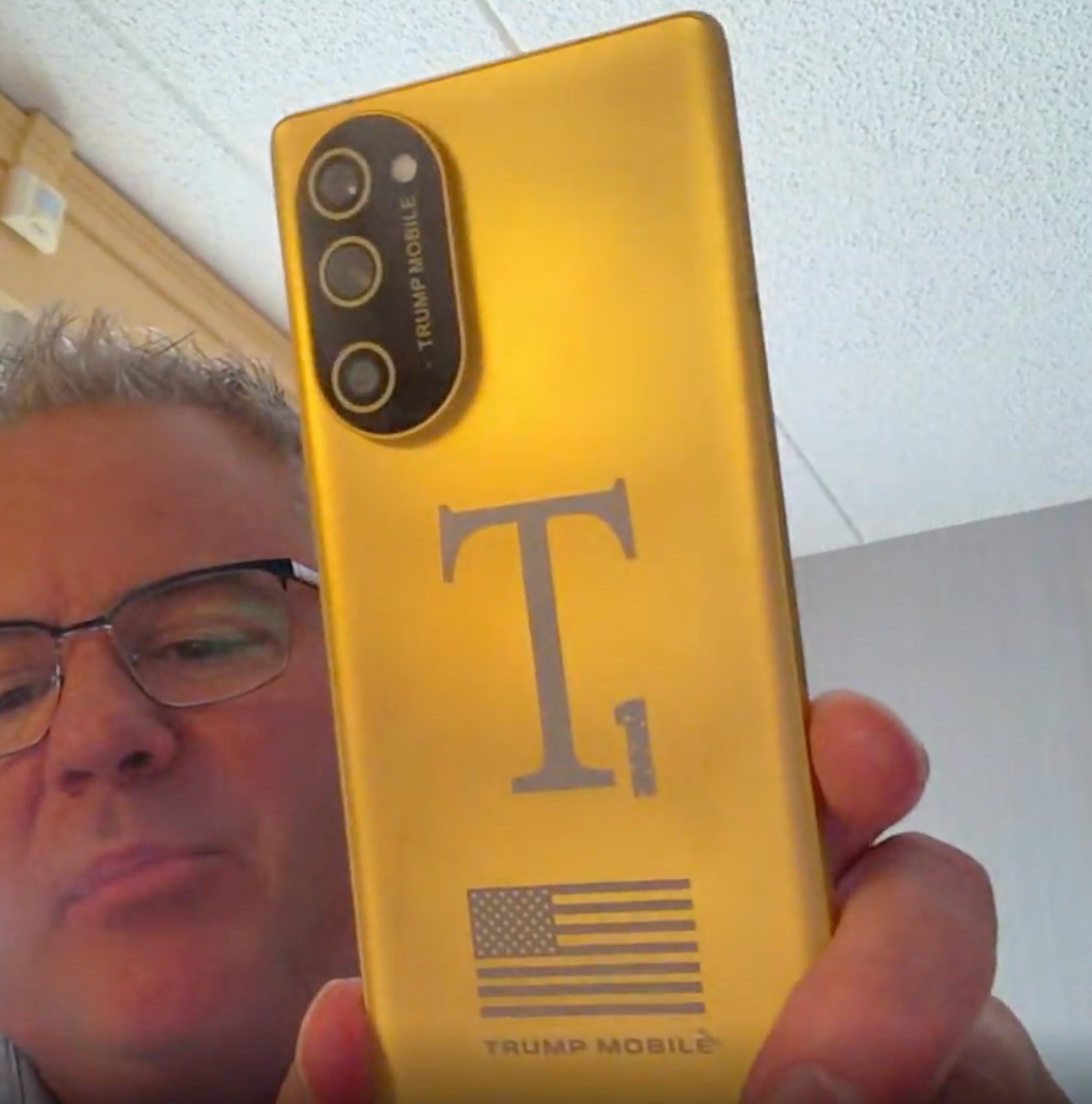 موبایل ترامپ