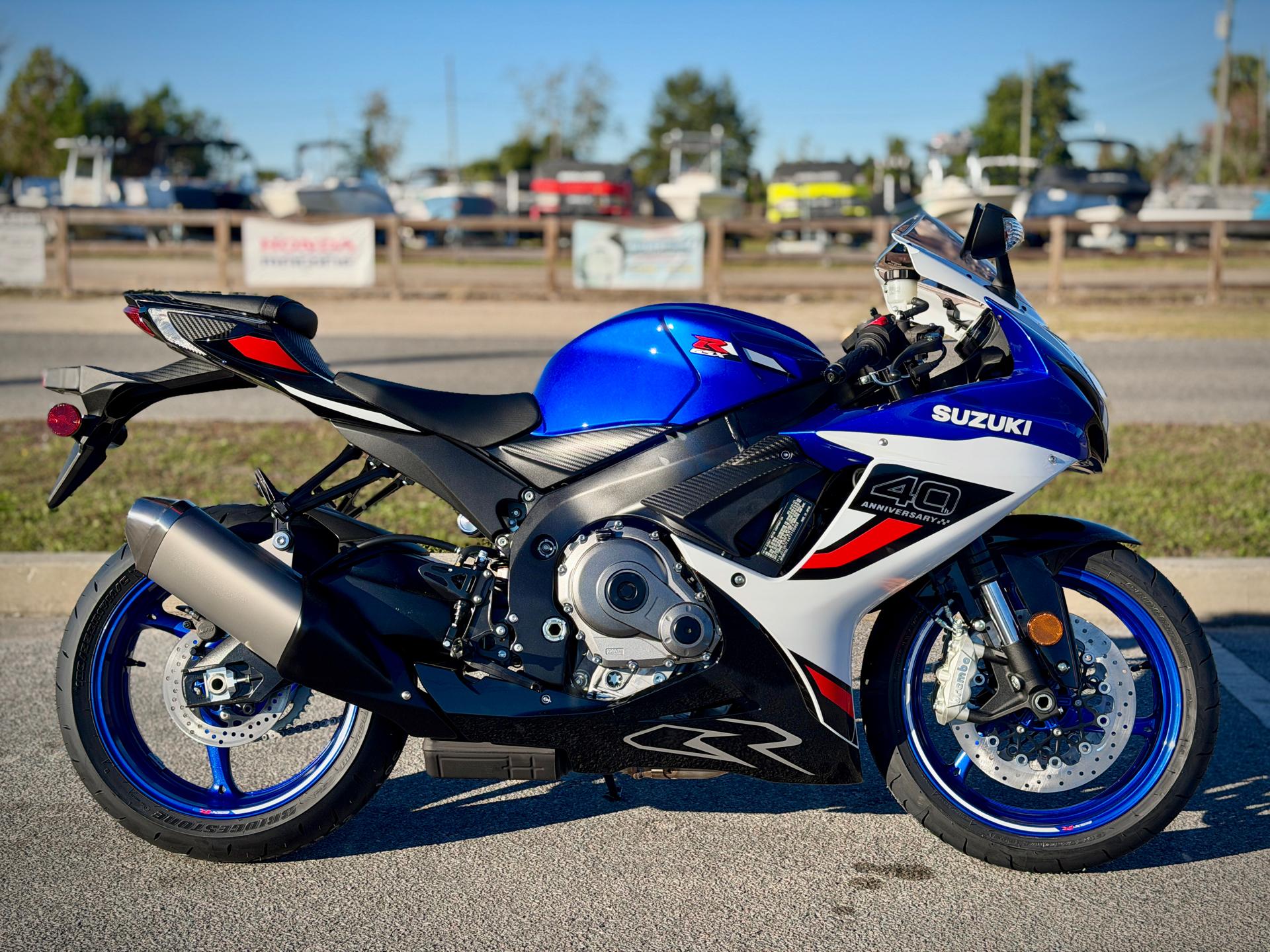 داشبورد و تجهیزات فنی موتورسیکلت Suzuki GSX-R600Z