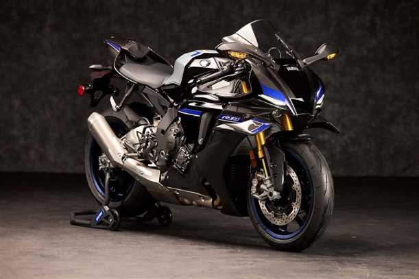 موتورسیکلت Yamaha YZF-R1M مدل ۲۰۲۶ با طراحی اسپرت و تجهیزات مسابقه‌ای