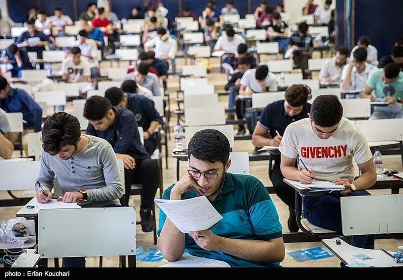 داوطلبان کنکور سراسری در جلسه آزمون