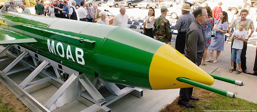 بمب GBU-43/B معروف به مادر همه بمب‌ها که استفاده احتمالی از آن علیه ایران گزارش شده است