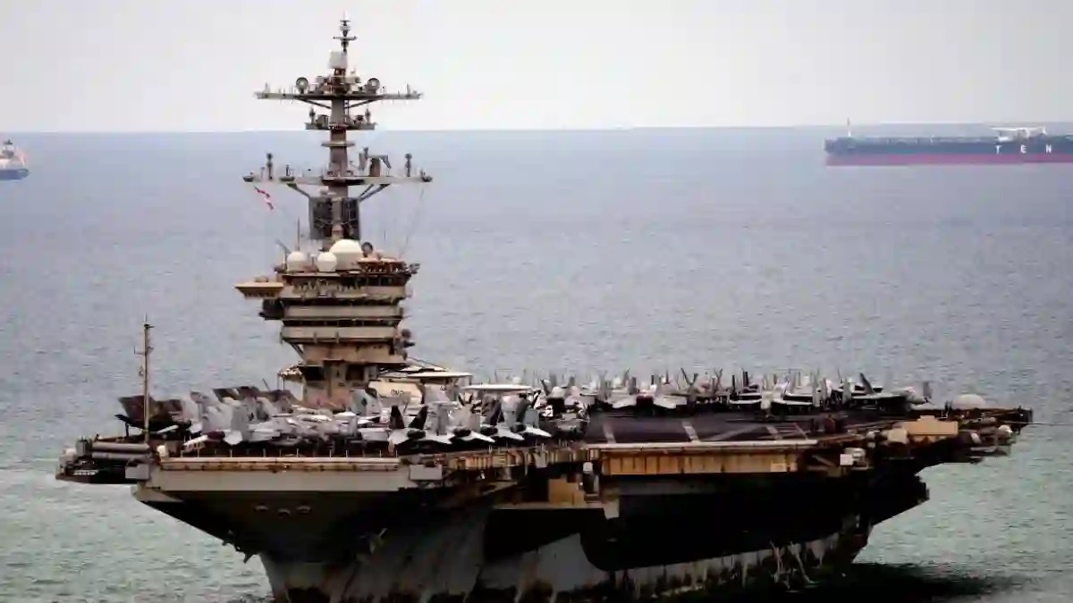 ناو هواپیمابر USS Abraham Lincoln پس از ۲۸۶ روز مأموریت در دریا