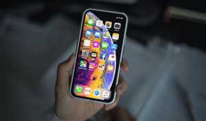 طبق توصیه امنیتی مربوط به آیفون‌ و آیپد، اپل دو اشکال را برطرف و اعلام کرده که از احتمال سوءاستفاده از آنها در یک حمله بسیار پیچیده علیه افراد خاص که دستگاه‌هایشان مجهز به سیستم عامل هایی قدیمی تر از iOS 26 بوده، آگاه بوده است.