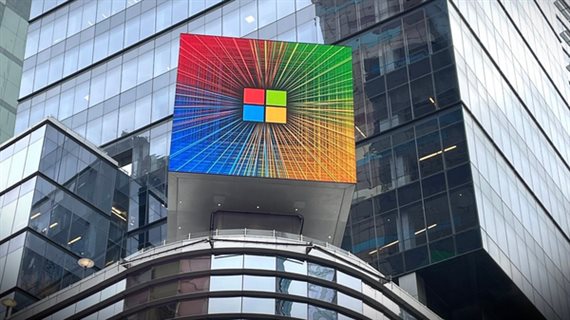 این حملات از نوع حملات با یک کلیک (one-click attacks) هستند، به این معنی که هکر می‌تواند با کمترین تعامل با دستگاه کاربر، بدافزار را روی آن نصب کند یا به آن دسترسی پیدا کند.