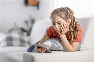 الگوریتم‌های شبکه‌های اجتماعی  مصرف الکل را برای نوجوانان عادی جلوه می‌دهند