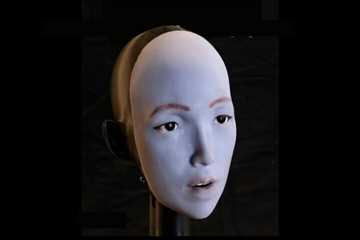 آموزش لب خوانی ربات در یوتیوب