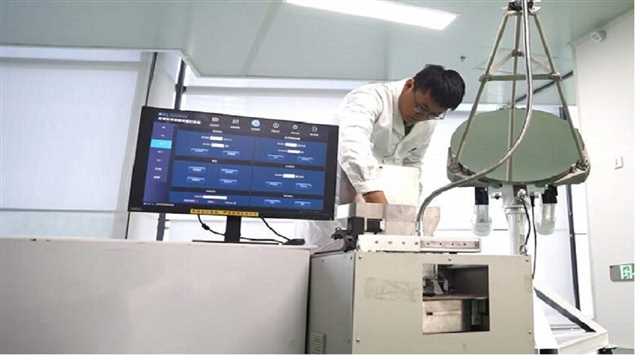 کشف آتشفشان ماه