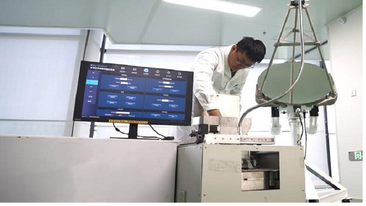 کشف آتشفشان ماه