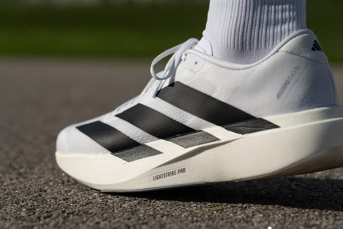 کفش آدیداس Adizero Gearshift با فناوری صفحه کربنی قابل تنظیم