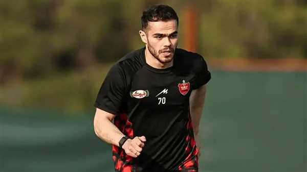 : اوستون اورونوف با پیراهن پرسپولیس در تمرین این تیم