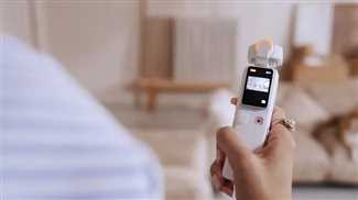 HOVERAir VERSA دوربین گیمبال‌دار و پهپاد خودکار در یک دستگاه