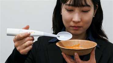 قاشق برقی ژاپنی Kirin برای افزایش احساس شوری غذا