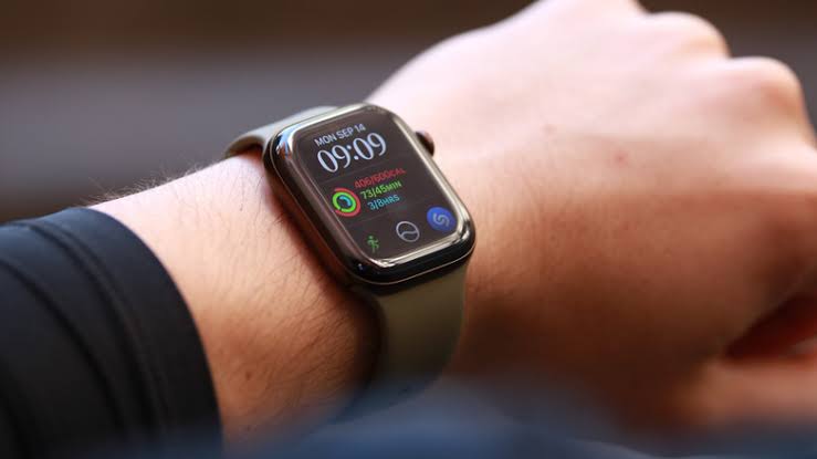 اپل واچ سری ۱۲ مجهز به سیستم جدید پایش سلامت و Siri AI