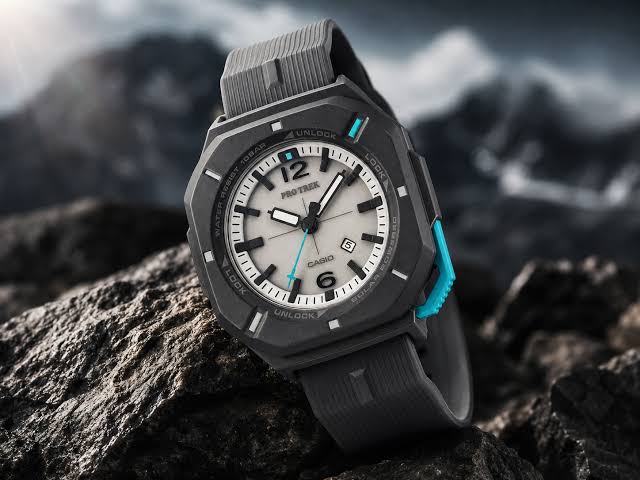 ساعت کاسیو Pro Trek PRJ-01AE-8 با شارژ خورشیدی و صفحه شب تاب