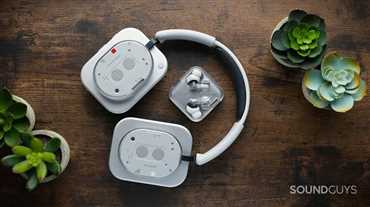 طراحی شفاف هدفون Nothing Headphone (1) Pro در رنگ مشکی و سفید