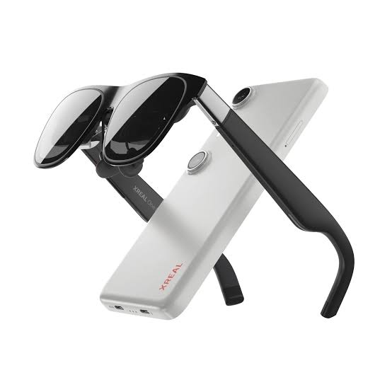 عینک واقعیت افزوده XREAL 1 Pro+ با نمایشگر Micro-OLED و روشنایی ۱۲۰۰ نیت